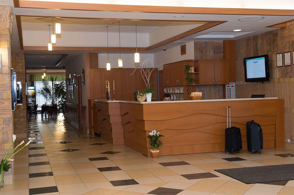 Aquarell Hotel Cegléd Extérieur photo