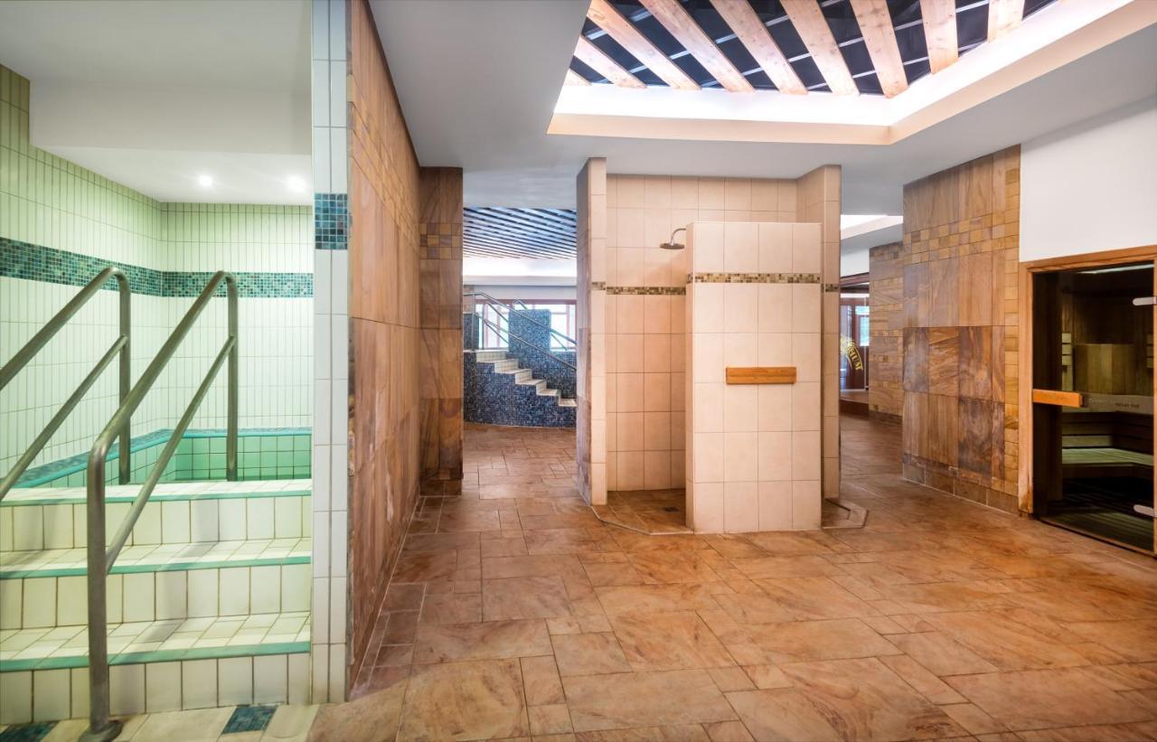 Aquarell Hotel Cegléd Extérieur photo