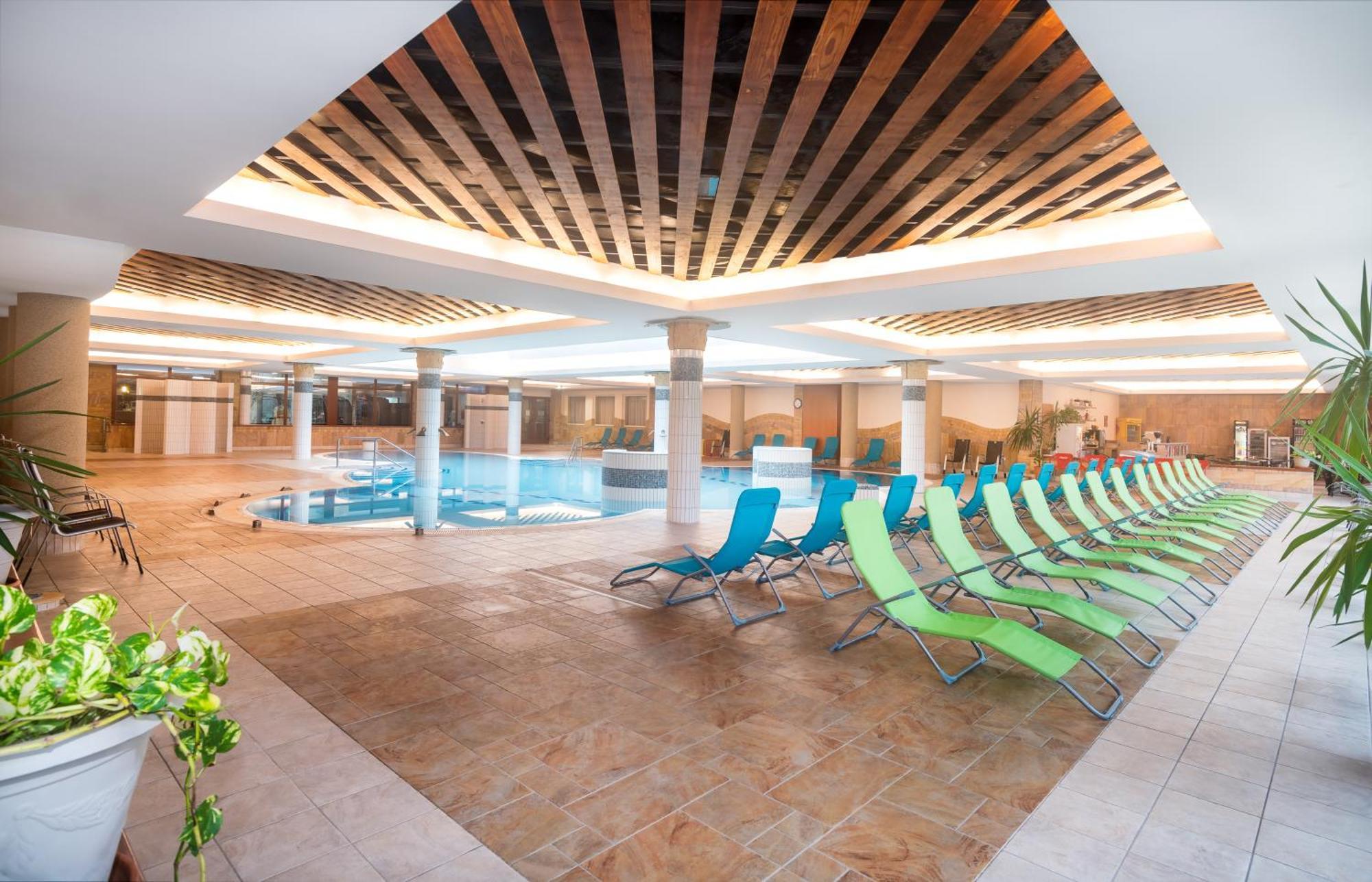Aquarell Hotel Cegléd Extérieur photo