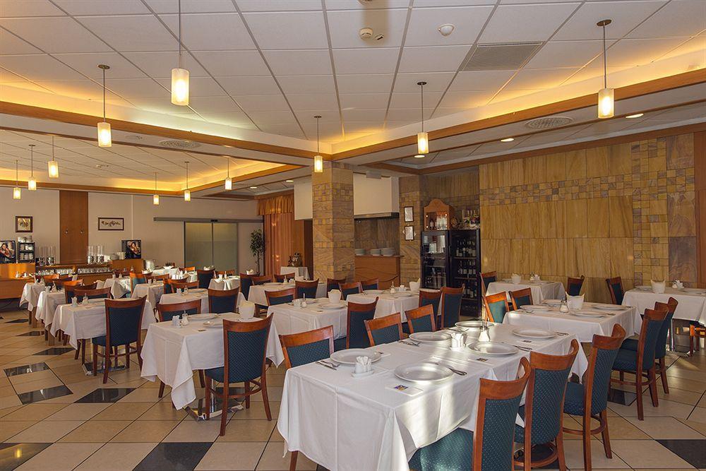 Aquarell Hotel Cegléd Extérieur photo