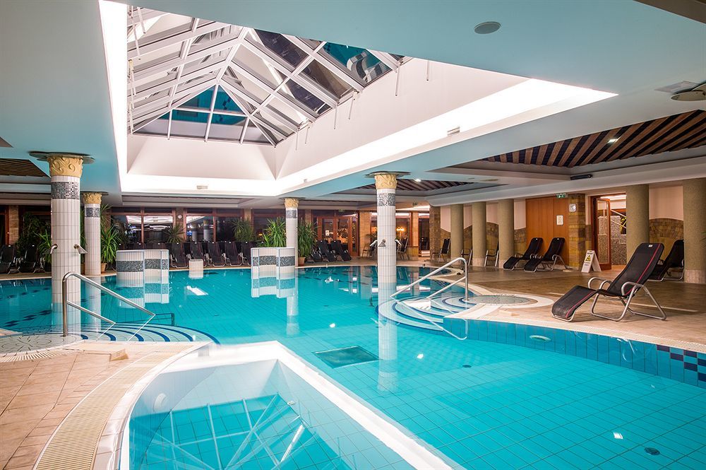 Aquarell Hotel Cegléd Extérieur photo