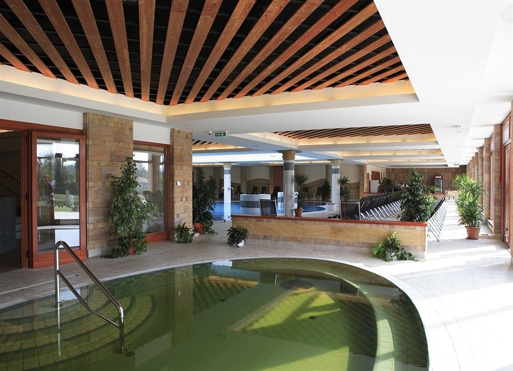 Aquarell Hotel Cegléd Extérieur photo
